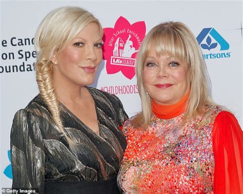Tori Spelling S Mother Candy Is Slammed After She S Seen Living In Rv Newsfeeds