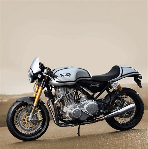 Brand new silver 2014 norton commando 961 cafe racer. Motorcycle Pictures: Norton Commando 961 Cafe Racer - 2011
