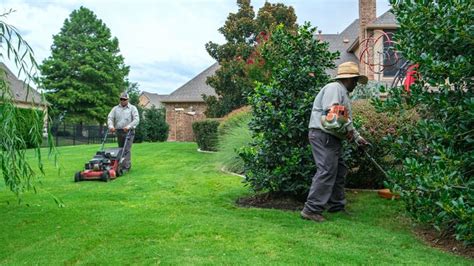 Career Tips How Much Do Lawn Care And Landscaping Workers Make At