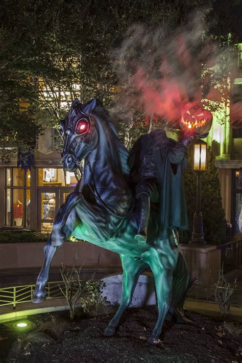 Disneyland Halloween Headless Horseman Tips For Visiting Disney