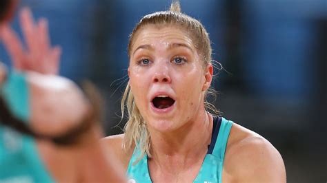 Super Netball 2021 Melbourne Vixens Captain Kate Maloney Slams
