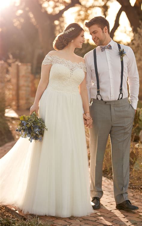 25 wedding dresses that are perfect for a beach bride. Breezy Plus Size Beach Wedding Dress | Essense of ...