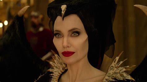 Disneys Maleficent 2 With Angelina Jolie Drops First Teaser Trailer Abc7 New York