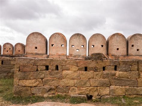 The Stone Walls And Ramparts Of The Ancient Thirumayam Fort Stock Photo