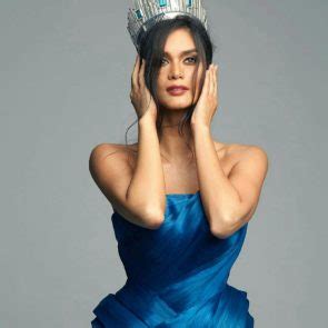 Miss Universe Pia Wurtzbach Almost Nude Shows Her Body In Bikini Onlyfans Leaked Nudes