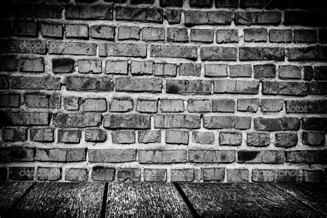 Old Grunge Brick Wall Background Stock Photo By ©ivantsov 31752497