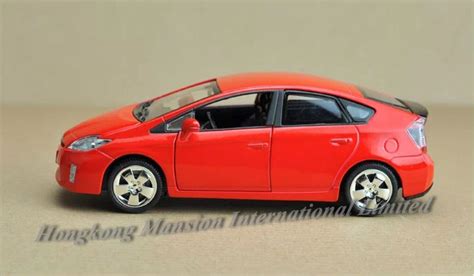 2021 132 Scale Alloy Diecast Car Model For Toyota Prius Collection