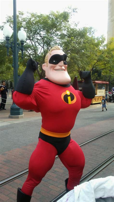 Mr. Incredible doing his thing Today at DCA : Disneyland