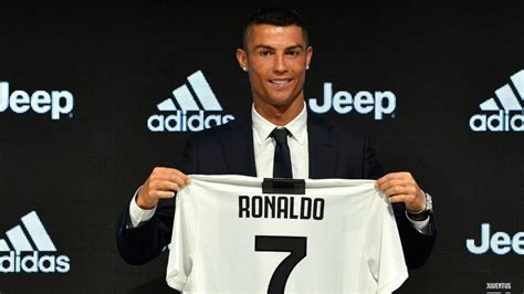 Spinazzola Jokes Ronaldo Has His Juventus Shirt Sporting News Canada