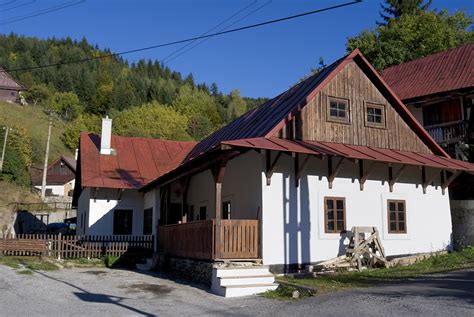 Spanie význam, synonymá a skloňovanie. Village Spania Dolina in Slovakia