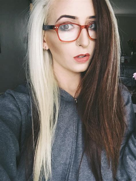 Hot Moms With Glasses
