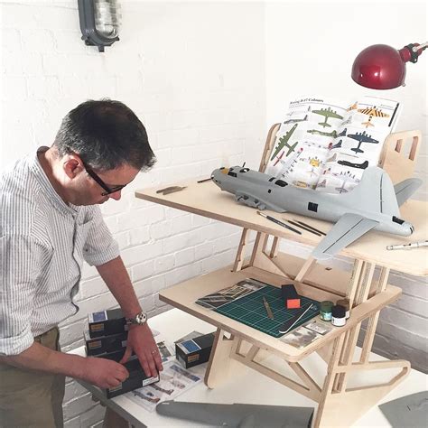 A Multi Level Workbench Perfect For Model Makers Helmm
