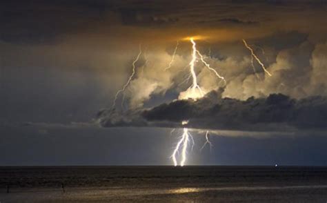 770 Km ‘megaflash Shatters Record For Longest Lightning Bolt Ever