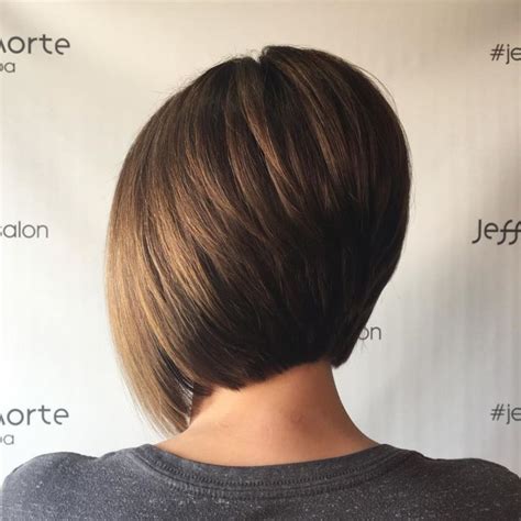 Style it with beach waves, think curls, or add highlights for a 3d effect. Hottest Stacked Bob Haircuts for Women 2020 - The UnderCut