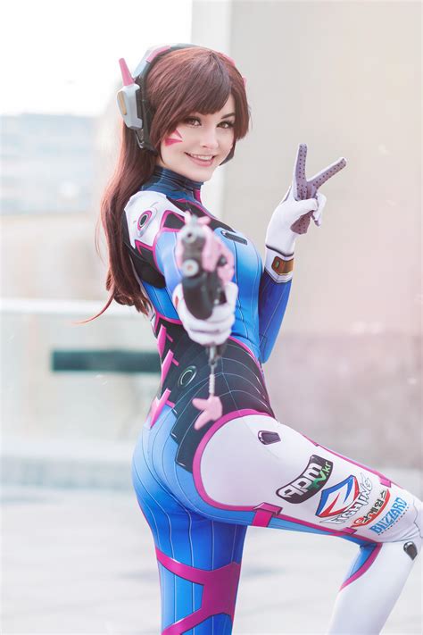 D Va Cosplay By Ri Care R Cosplaygirls