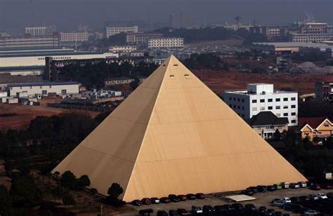 Pyramid Versailles And Now Sky City The Japan Times