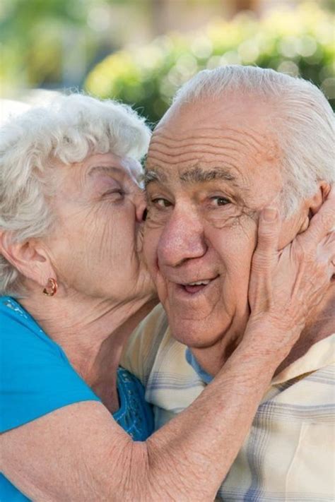 35 photos of cute old couples that will give you the ultimate relationship goals old couples