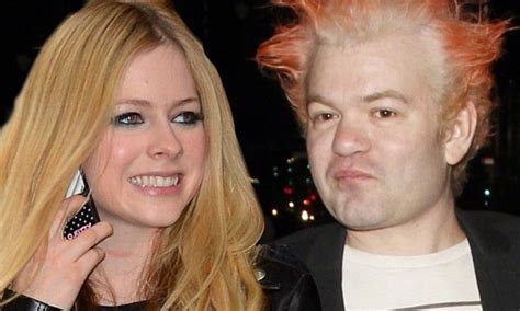Avril Lavignes Ex Husband Deryck Whibley Finally Drops Her Last Name