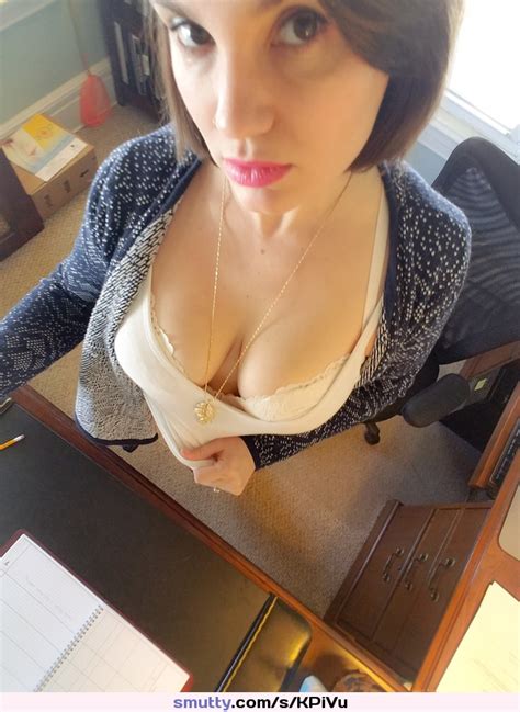 Redlips Cleavage Secretary Downblouse Sexy Hot