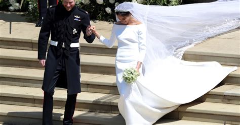 secretos de la boda real ¿cuánto costó el exclusivo vestido de novia de meghan markle infobae