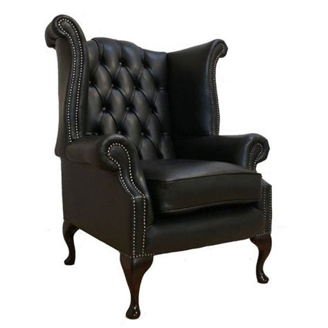 A characteristic element of the chair is the chesterfield quilted backrest and a very small and subtle armrests. Chesterfield Shelly Black Genuine Leather Queen Anne Armchair