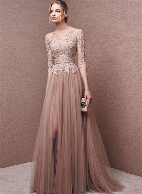 Made of natural cotton, wool, satin, chiffon, polyester, silk and other modern materials they can represent the personality of a woman and suit her lifestyle the best. 8 Prom Dresses for Body Types - GetFashionIdeas.com ...
