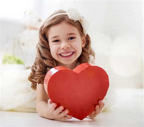 Valentine's day gifts for little girls | style & living skip to main. Image Little girls Valentine's Day Brown haired Smile ...