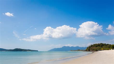Pantai Cermin Janjikan Panorama Laut Terindah Kabupaten Sergai