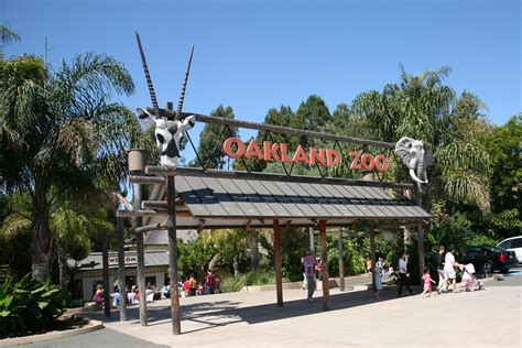 Fileoakland Zoo Entrance Wikimedia Commons