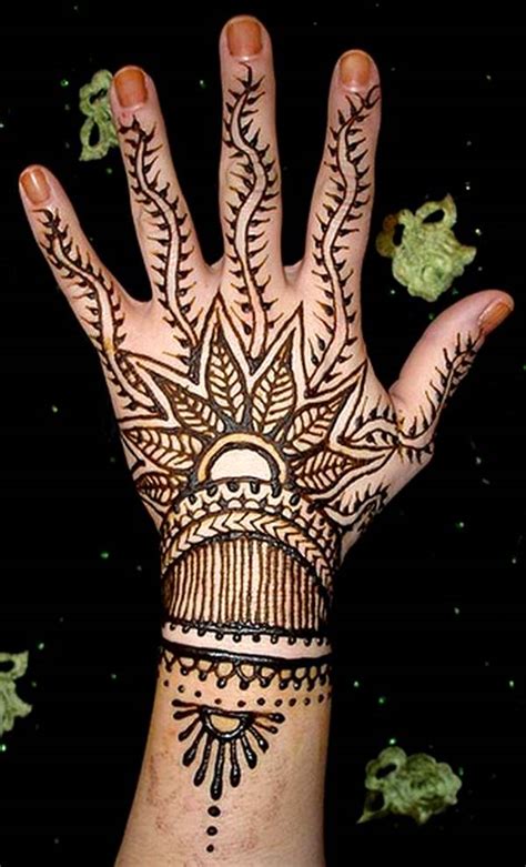 50 Beautiful Henna Tattoos