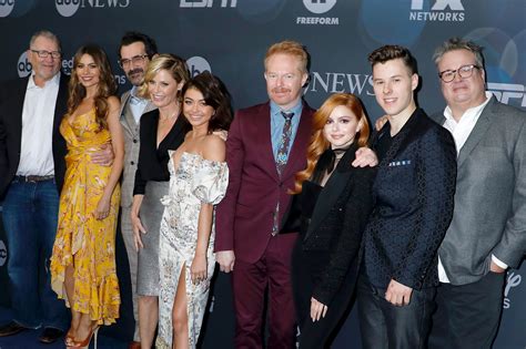 'Modern Family' Cast Say Goodbye Ahead of Series Finale