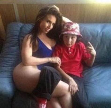 Mom Selfie Fails That Deserve The Worst Mother Of The Year Award