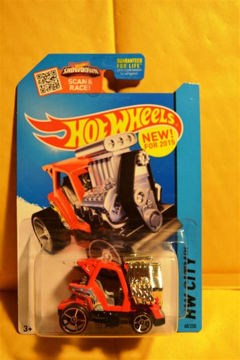 2015 064 Halls Guide For Hot Wheels Collectors