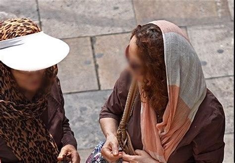زنان نیمه‌لخت در خیابان‌های تهران