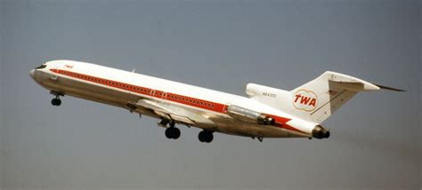 Twa Boeing 727 231 N64320 Shown Taking Off From Los Angeles