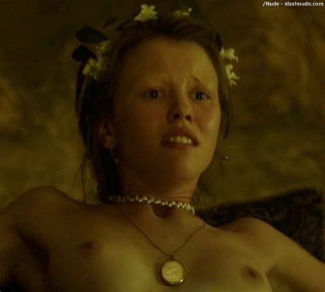 Mia Goth Topless In A Cure For Wellness Photo Nude