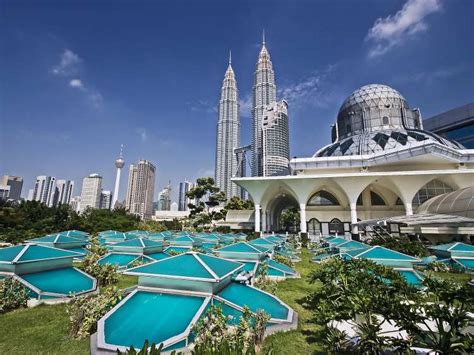 The air distance from manchester, vermont, to kuala lumpur, malaysia, is 9,225 miles. Visit Kuala Lumpur in Malaysia with Cunard
