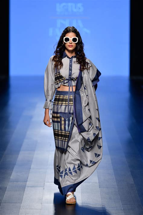 Flipboard Fashion Week Amita Gupta At Lotus Make Up India Fashion