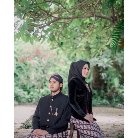 Detail Foto Prewedding Baju Adat Jawa Koleksi Nomer 11