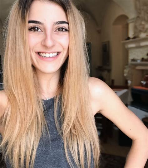 Selfie Ideas 🤟🏻 Long Hair Styles Hair Styles Hair