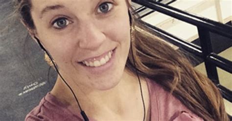 Pregnant Jill Duggar Goes Without Makeup In Gym Selfie Photo Us Weekly