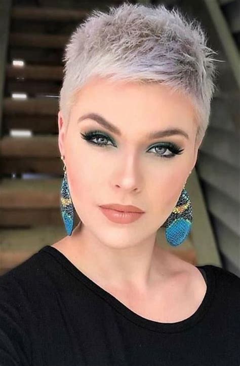 60 Chic Undercut Short Pixie Hair Style Design For Cool Woman In 2020