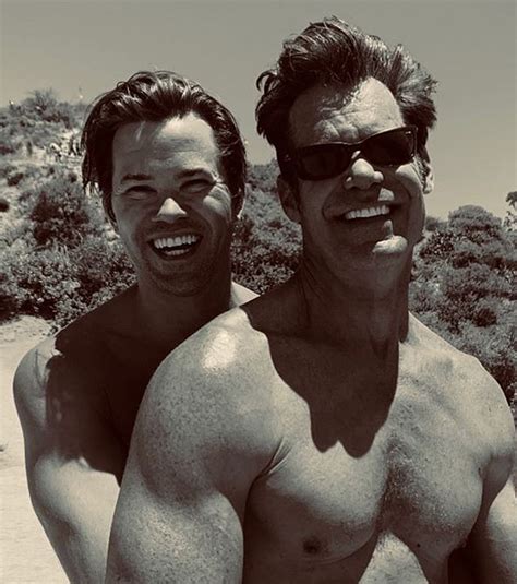 Andrew Rannells Tuc Watkins Looks Happy Gay Couple Of The World Gay