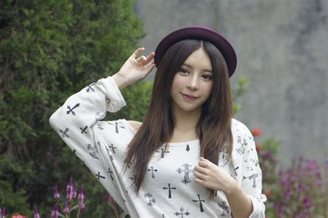 1080p taiwanese bokeh hat hong kong zhang qi jun park models face model asian girl