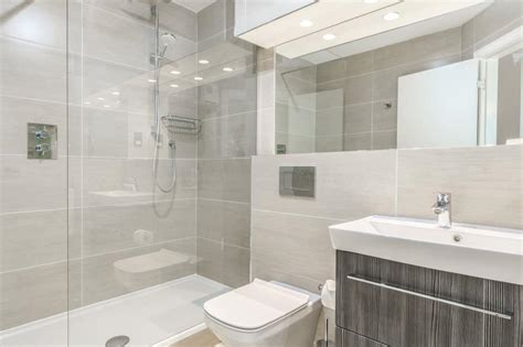 It's hardly a surprise, after the year that was 2020, that bathroom trends in 2021 are very much headed up by the trend for home spas. 34 Terrific Small Primary Bathroom Ideas (2021! Photos ...