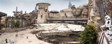Explore Planet Batuu At Disneylands New Star Wars Galaxys Edge