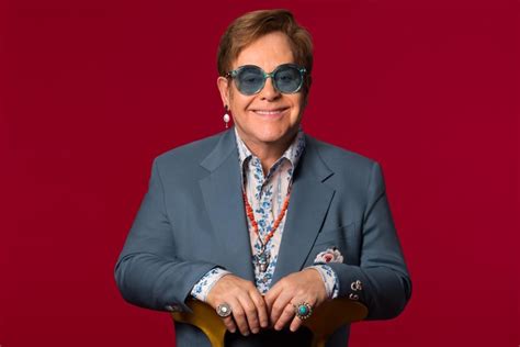 Born 25 march, 1947, as reginald kenneth dwight, he started to play the piano at the early age of four. The Weeknd vs. Premios Grammy: Elton John rompió el ...