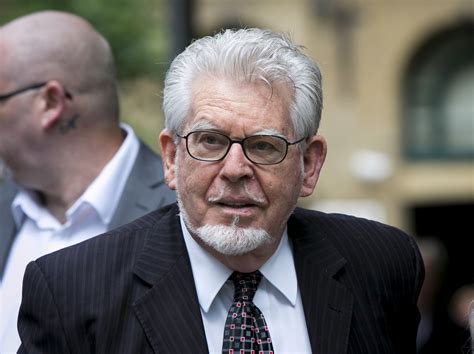 Rolf Harris Cleared Of Indecently Assaulting Girl 12 Metro News
