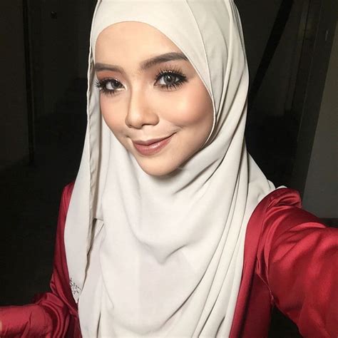 Koleksi Aksi Comel Mira Filzah