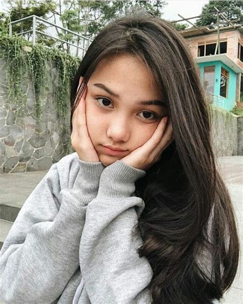 Indonesian Girl Beautiful And Natural Smooth In 2020 Cute Girl Photo Beautiful Girl Image
